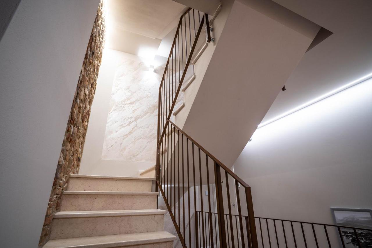 Loft Roby Διαμέρισμα Πεσκιέρα ντελ Γκάρντα Εξωτερικό φωτογραφία